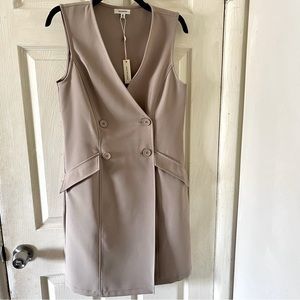Max Studio Beige Sleeveless Double-Breasted Front Button Tuxedo Dress Size Med.